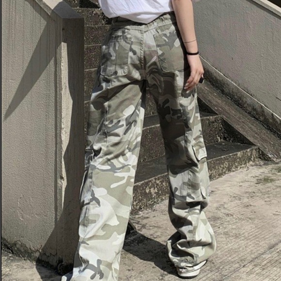 Camo Print Baggy Parachute Cargo Pants - Picture 3 of 6